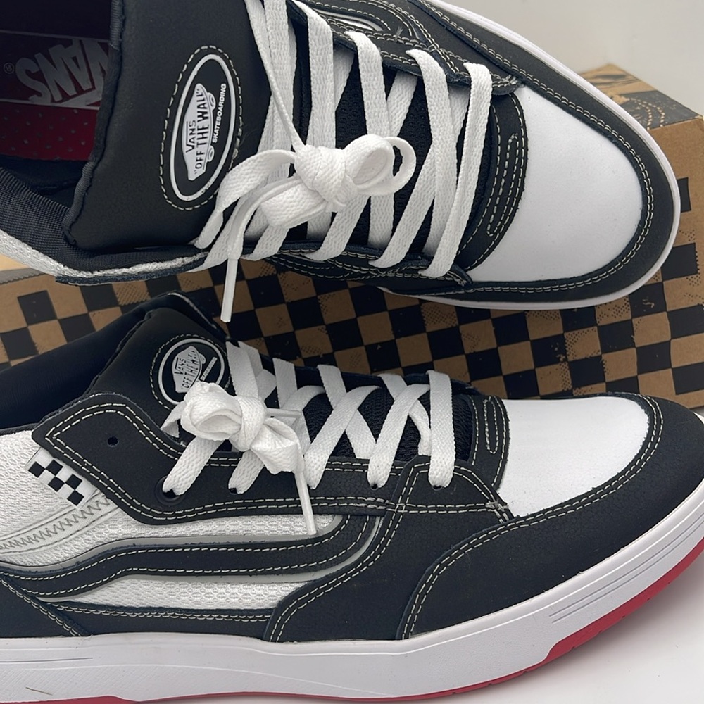 Vans Men’s Zahba Mid Black/White/Red
VN000CBSBWT Sneakers - Picture 13 of 16